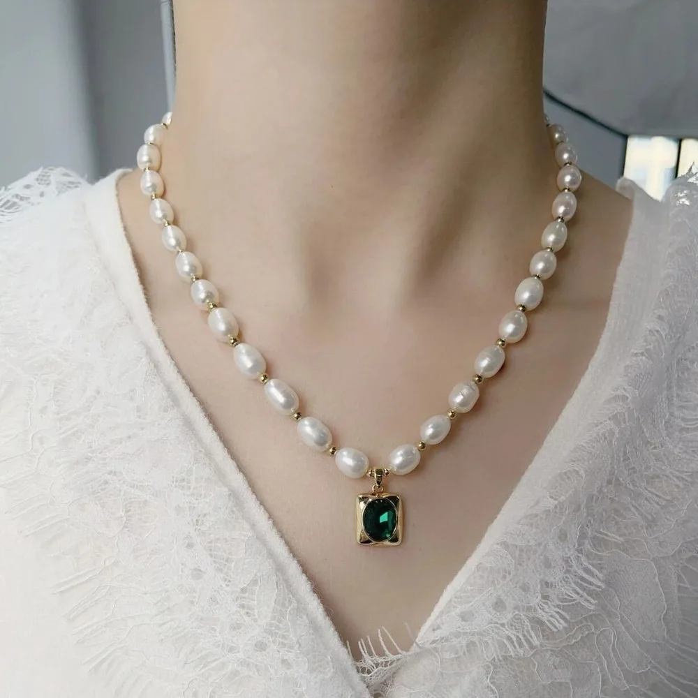 

Hengsheng 7-8mm Rice Shape Freshwater Pearl Necklaces with Imitation Diamond Pendant 45cm Length Pearl Necklaces Jewelry Gift