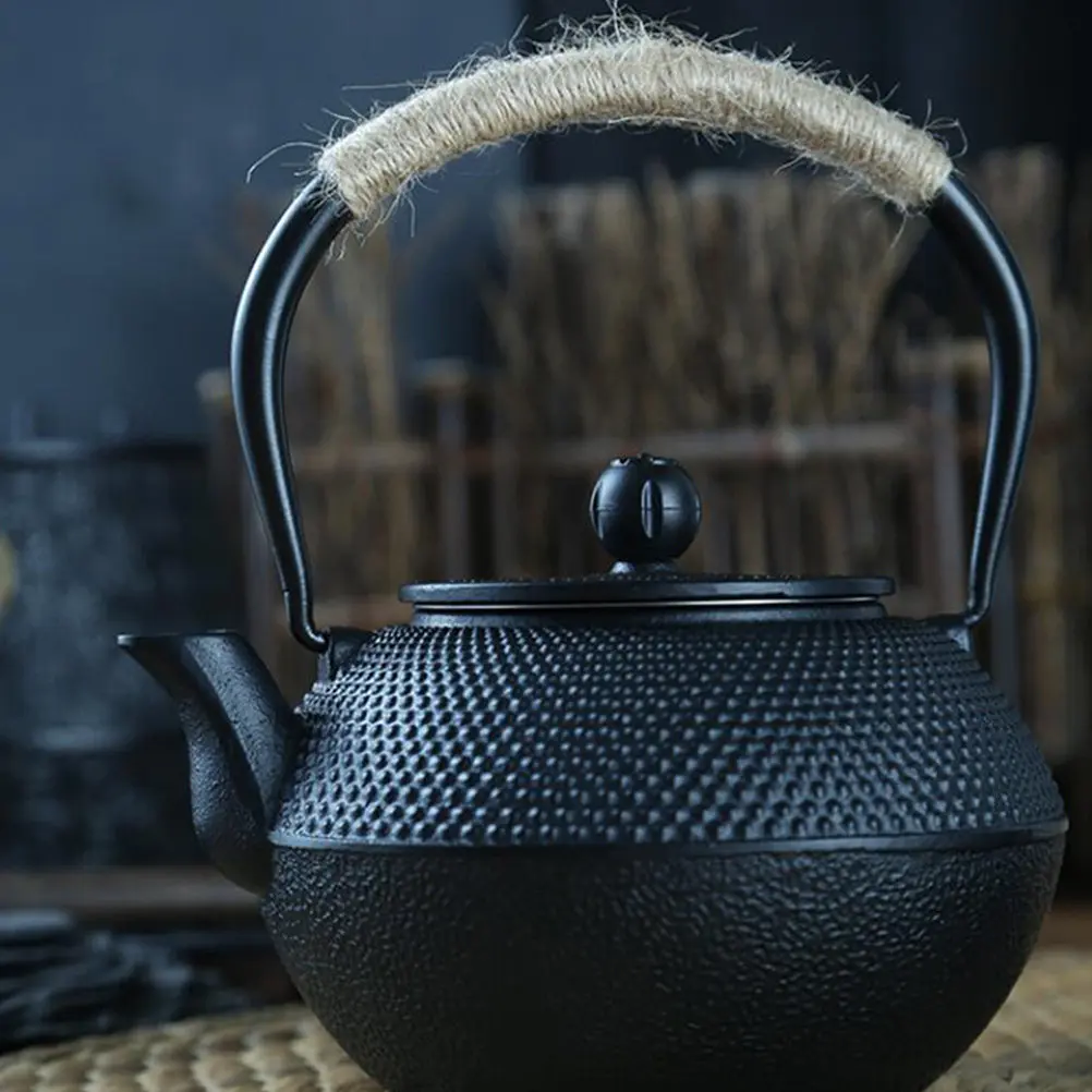 1Pcs Cast Iron Teapot Uncoated Ergonomic Handle Tea Kettle Retro Teapot for Tea Brewing Boiling Water Vintage Kitchen Essential