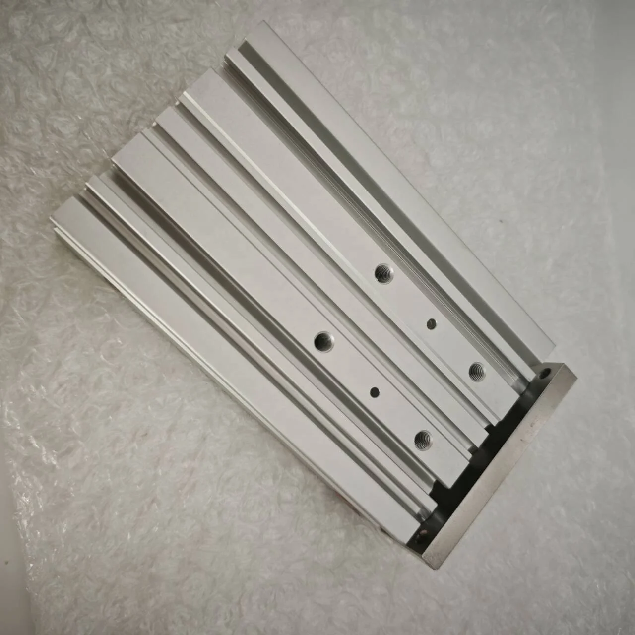 Cilindro sottile originale SMC con buffer d'aria MGPM20TF-75AZ Cilindro sottile con asta di guida