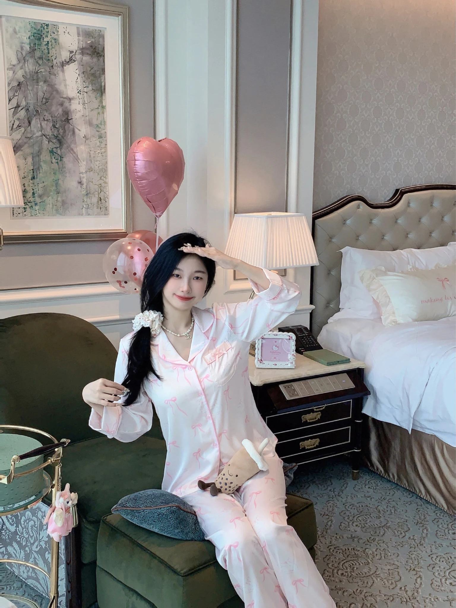 Simple and Comfortable Bow-printed Satin Ice Silk Pajamas Elegant Girl Cool and Drape Long-sleeved Loungewear