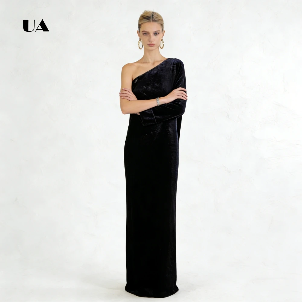 

ULBYANRY Velvet Straight Prom Dress with Asymmetrical Collar, Solid Long One-shoulder Evening Dress Simple Customized Party Gown