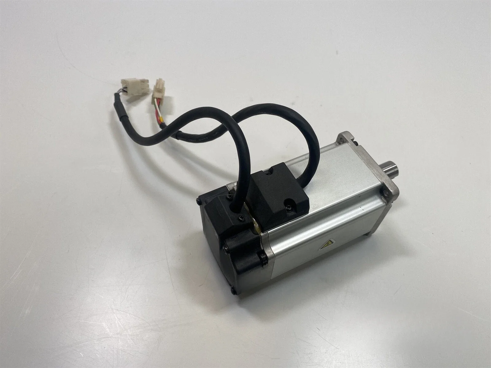 

Brand New ONE MSMF012L1V2M MF022L1U2M MSMF022L1U2 MSMF022L1V2M MSMF042L1C2M New 1 Year Warranty