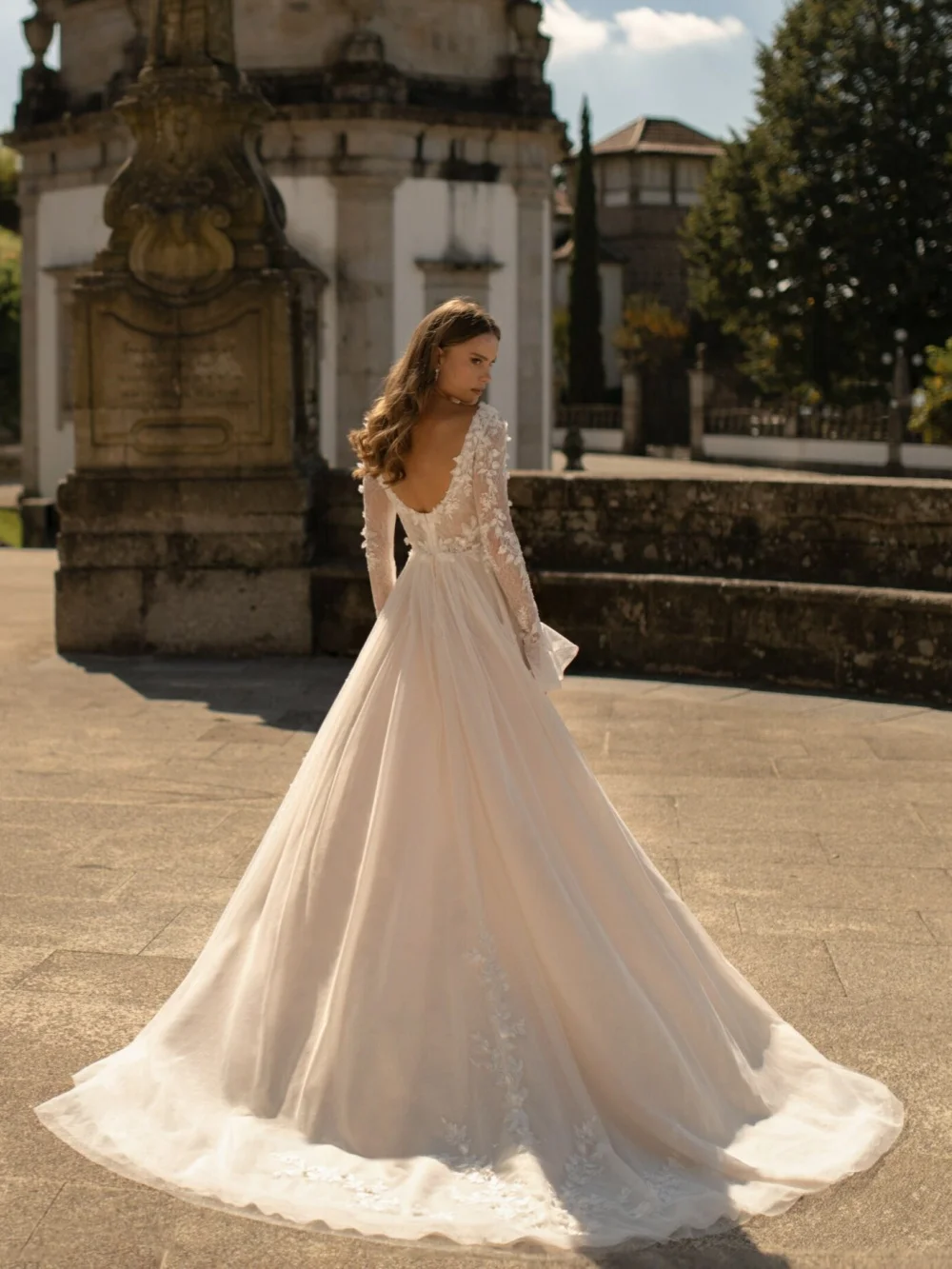 Spitzenapplikationen, verträumtes A-Linien-Hochzeitskleid, langärmeliges Brautkleid mit U-Boot-Ausschnitt 2026, maßgeschneiderte bodenlange Kleider für die Braut