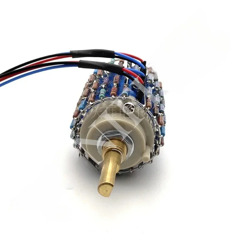 Taiwan-produced copper shaft with 24-speed dual-channel Vishay Dale resistance L-type volume potentiometer, 10K, 50K, 100K, 250K