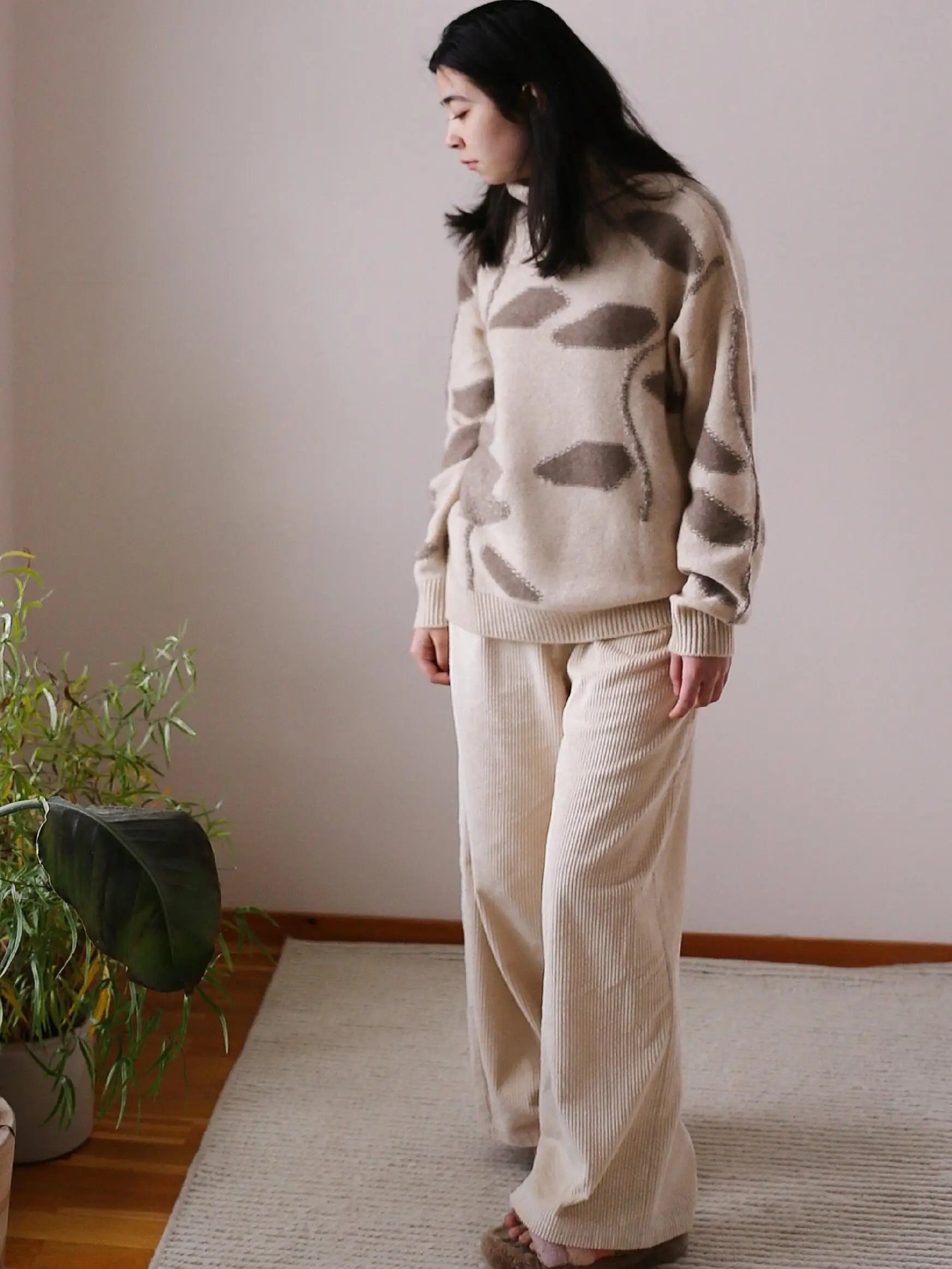 

Свитер Neta Selection с высоким воротником, длинными рукавами и вышивкой, двухцветный, цвета глубокого верблюжьего меха, стандартной длины, зимний, повседневный.