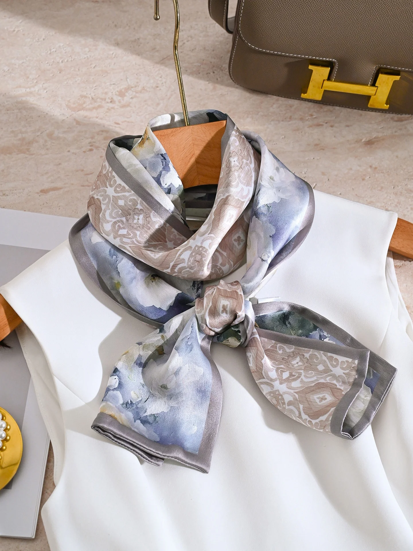 紫のシルクスカーフ-レディース新作2026-長くて薄い-春のおしゃれなネックプロテクター-細身デザイン-多用途-春シーズンアクセサリー