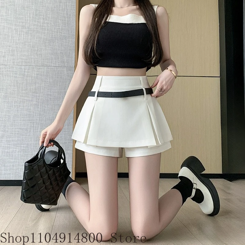 

2025Womens Shorts Autumn Winter Belt High Waist Fluffy Pleated A-line Short Pants Korean Fashion Sexy All Match Clothes