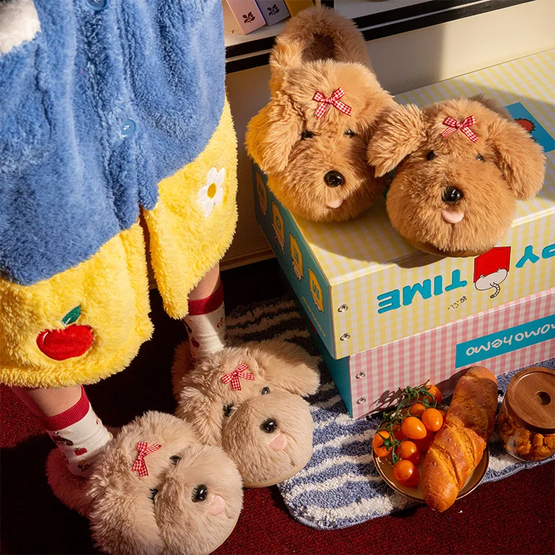 Urocze, puszyste kapcie z kreskówkowymi motywami, nowość 2025, ciepłe zimowe buty damskie, zabawne kapcie z miękkiego pluszu w kształcie psa, dziewczęce kapcie domowe na podłogę z bawełny.