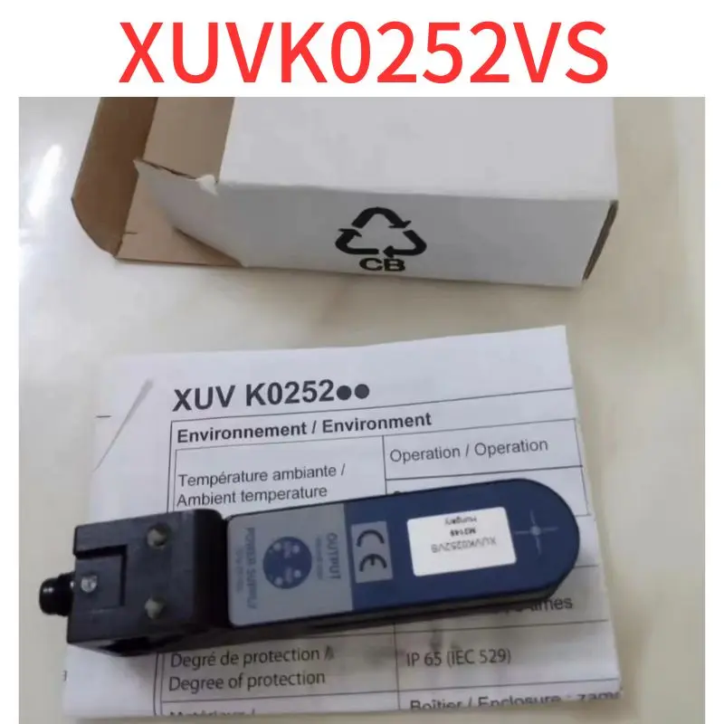 Brand New  Label sensor VS fork detection XUV-K0252