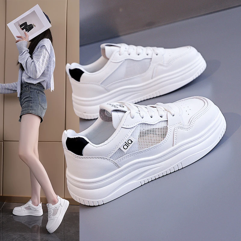 

2026 Women's White Shoes Versatile Thick soled Student Board Shoes Spring/Summer Casual Sports Shoes Outdoor Board Shoes