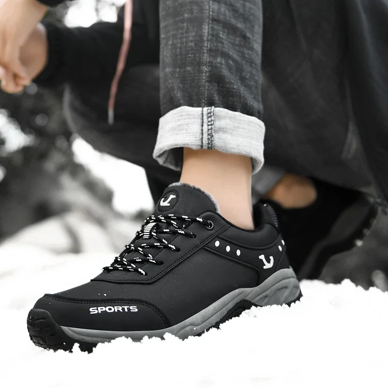 Männer Stiefel Herbst Winter Männer warme Plüsch Schneeschuhe Männer wasserdichte Stiefeletten Outdoor Wandern Turnschuhe Mode große Größe Männer Schuhe