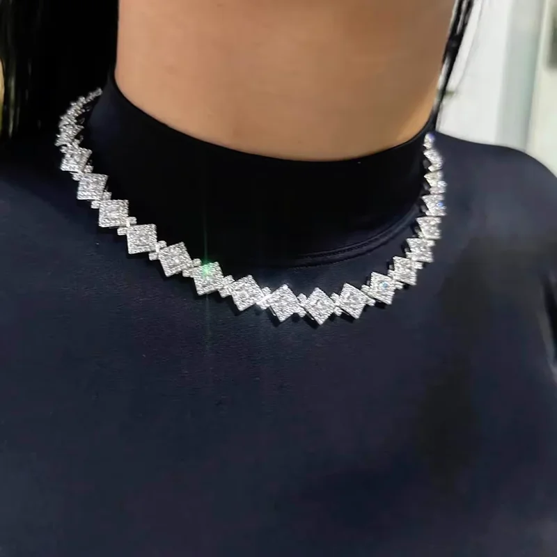 Fashionable new geometric necklace inlaid with shiny zircon, suitable for men's punk style necklace accessories can be wholesale