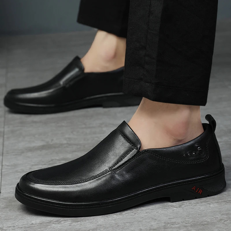 

Высококачественные брендовые мужские деловые модельные туфли, костюм для собеседования, мужская универсальная кожаная повседневная обувь, легкая вес