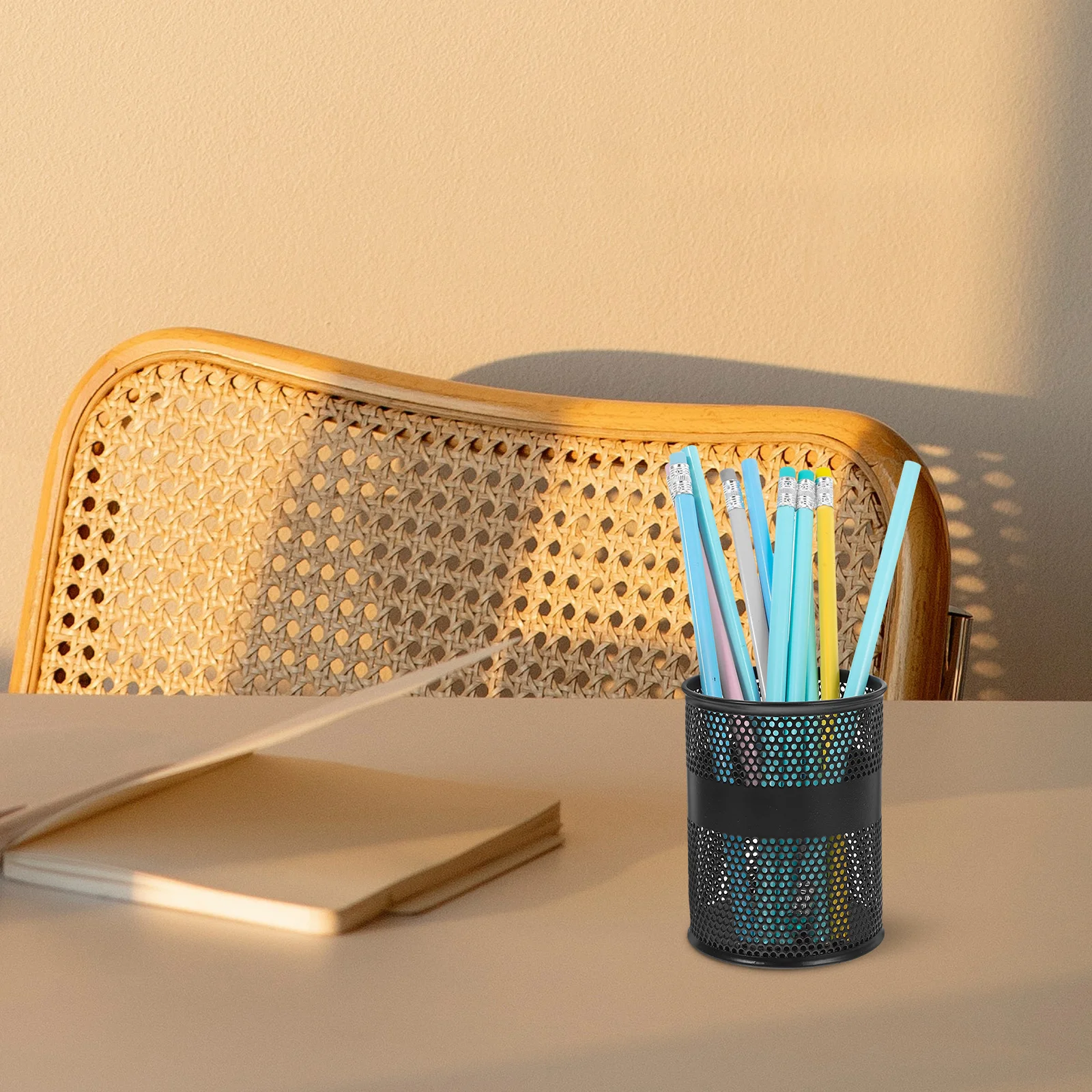 

Sturdy Desktop Pen Organizer Metal Pencil Holder Cup Smooth Grid Design for Office Bedroom Library Use Pencil Cup