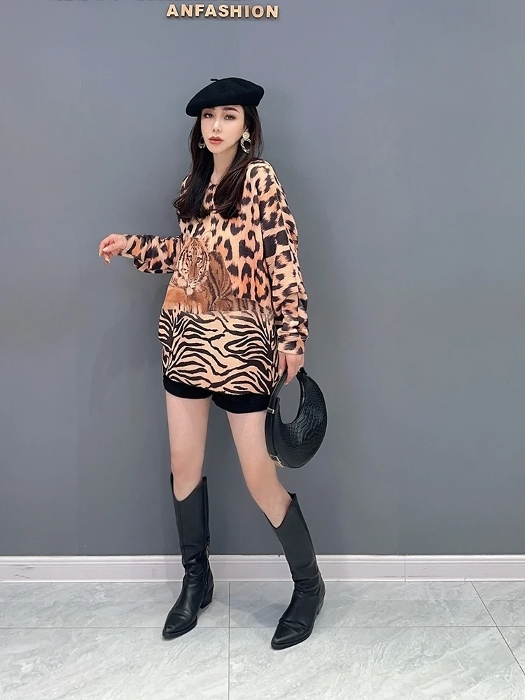 Vefadisa 2024 Autumn Winter New Tiger Printed Women Sweater O-neck Long Sleeve Knitted Pullover Casual All-match Top ZXY964A