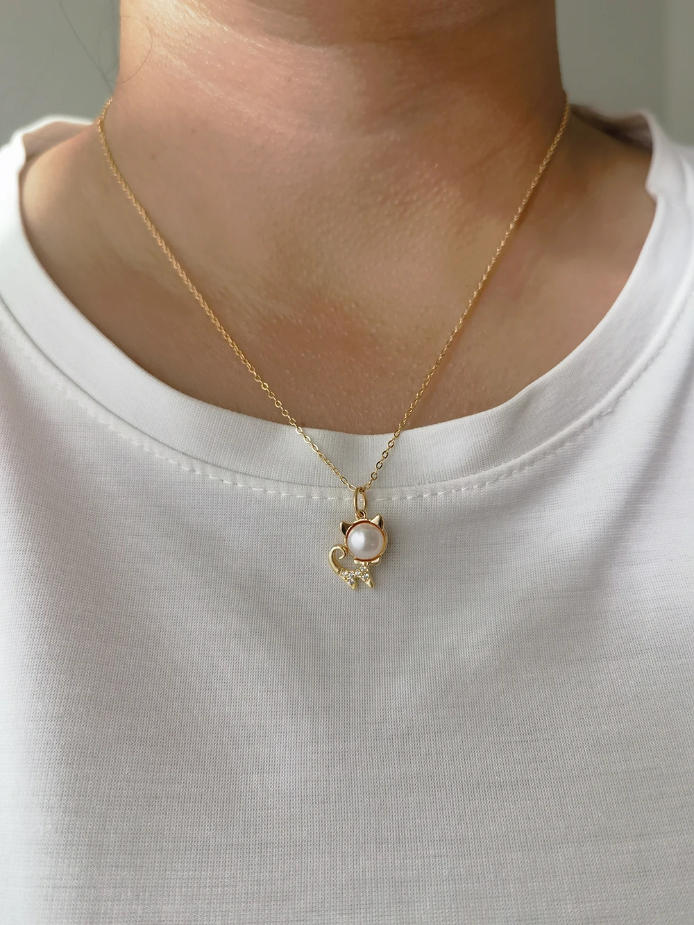 Natural Pearl Cat Women Necklace Real Gold-Plated Cross Chain Clean Stone Zircon Simple Style Jewelry