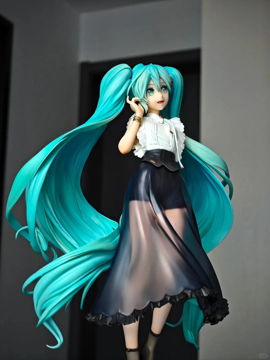 

Genuine Hatsune Miku Casual Wear 27cm Standing Pose Anime Figure Model Statue Kawaii Desktop Decoration Gift Collectible Figure