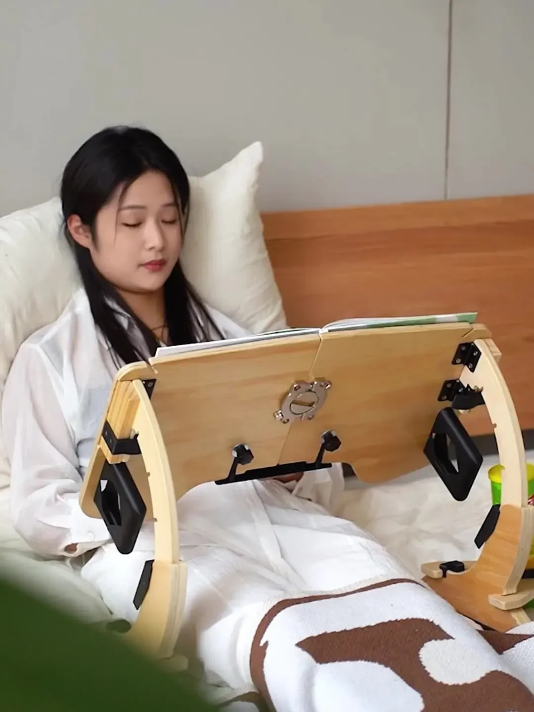

New Upgrade Wooden 360°Adjustable Notebook Stand, Desk Computer Stand, Portable Foldable Stand, Multifunctional Lazy Person Lyin
