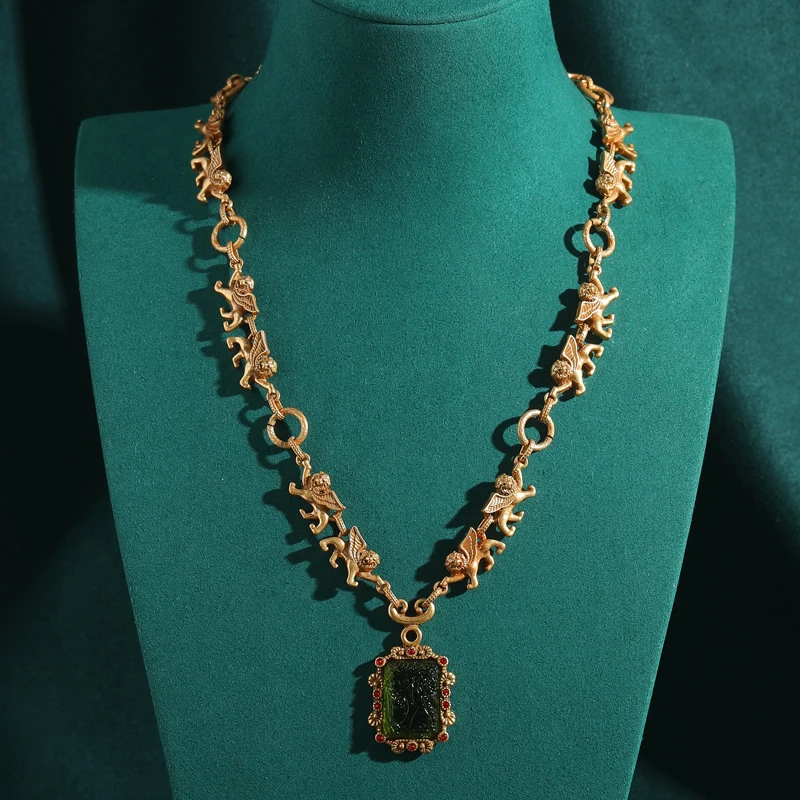 

Vintage Square Green Glass Pendant Necklace Relief Palace Antique Gold Color Lion Woman Accessories Luxury Dubai Jewelry 2025