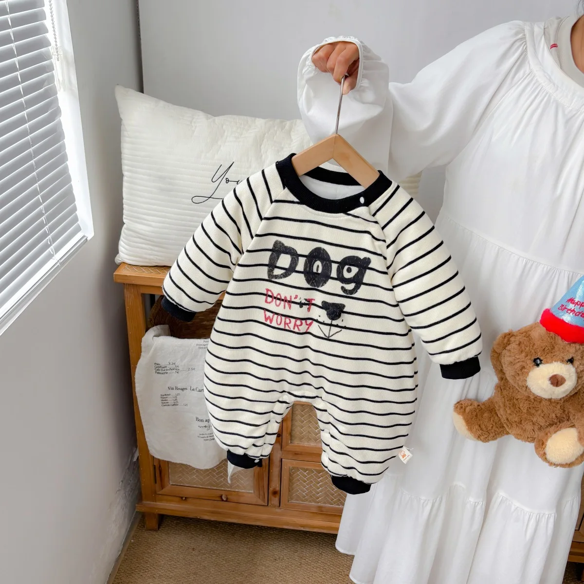 

Комбинезоны для новорожденных девочек, новые зимние полосатые комбинезоны с мультяшным принтом для маленьких девочек, стеганые комбинезоны для маленьких девочек, верхняя одежда