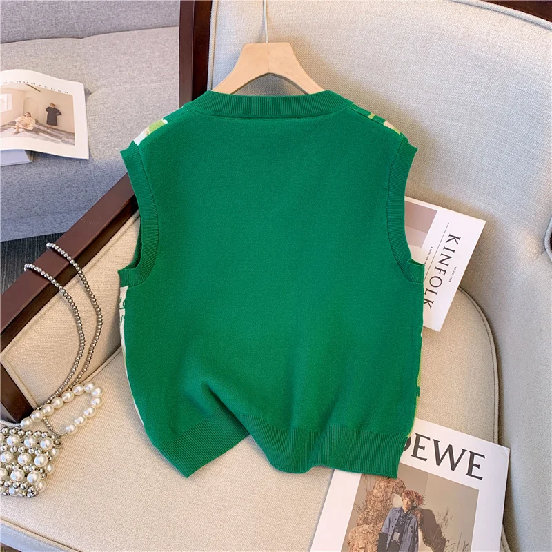 Women Cute Embroider Vest Preppy Style V-neck Green Sweater Vest Pullover Worn Outside Loose Waistcoat Sleeveless Knit Crop Tops