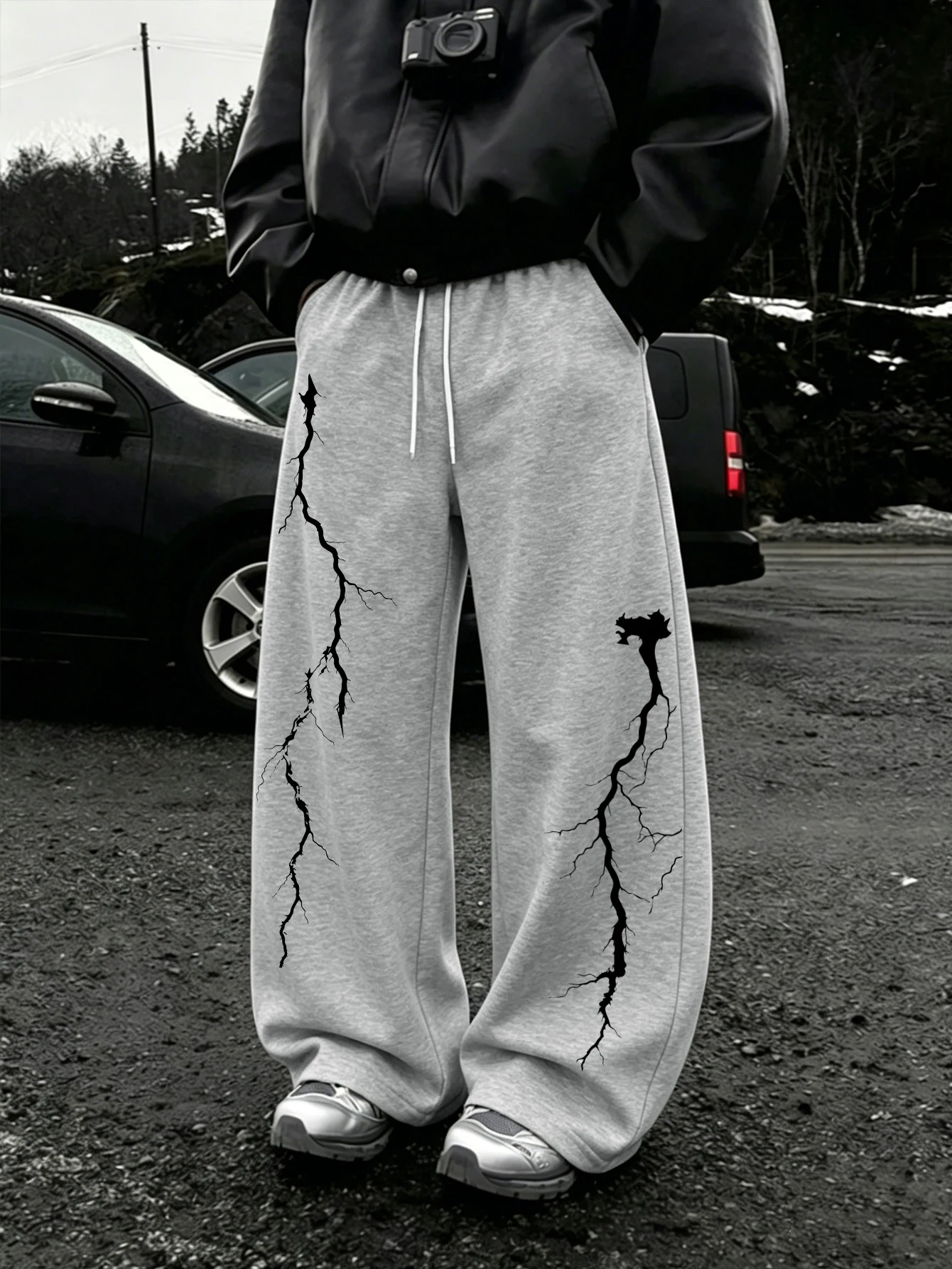 Men Y2K Dark Streetwear Baggy Sweatpants, Dual-Leg Asymmetrical White Lightning Crack Graphic Print DrawstringWideLegJoggerPants