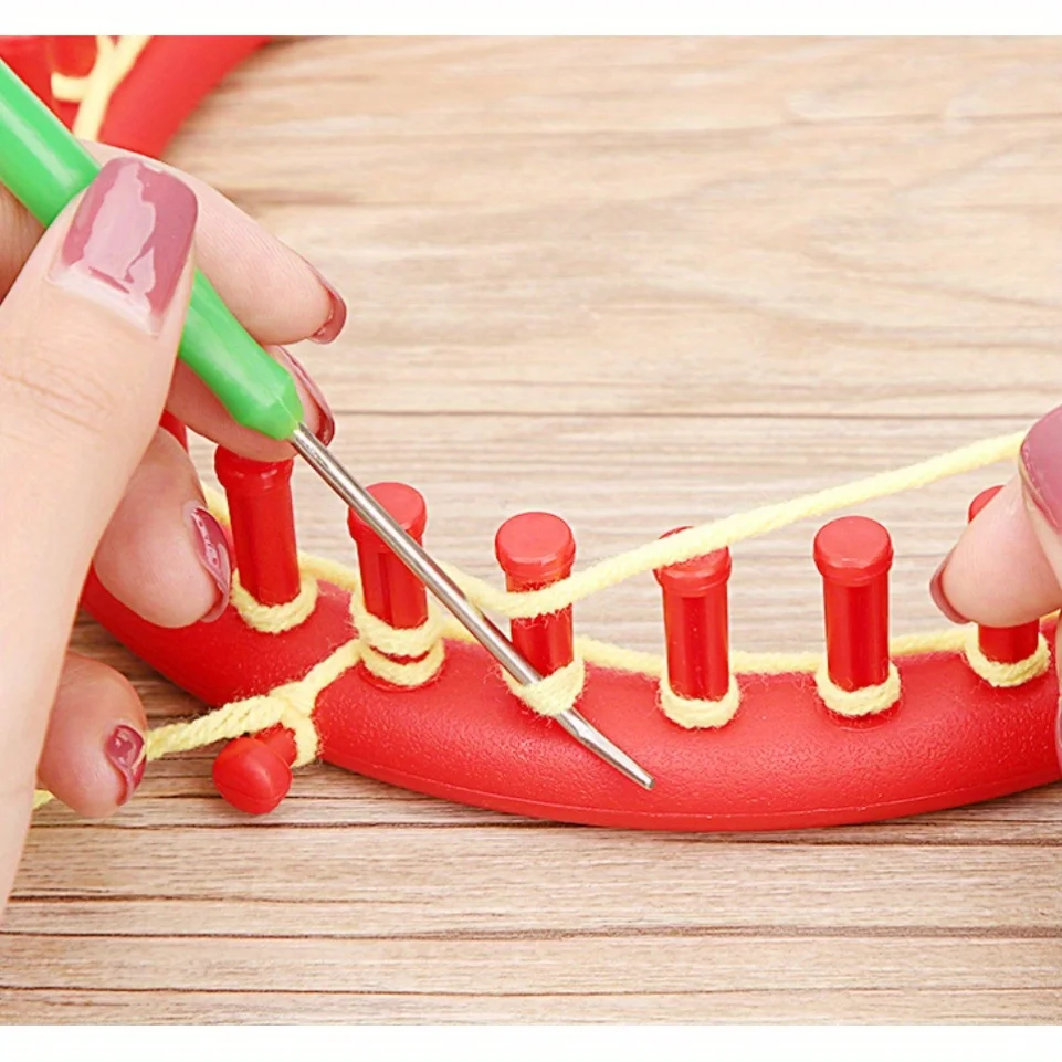 4Pcs Circular Knitting Machine Set, Includes 1 Plastic Knitting Machine Craft Kit Tool, with 2 Yarn Needles and 1 Crochet Hook, 4 Sizes to Choose From: 14cm , 19cm , 24cm , 29cm , for Knitting Hats, Scarves, Shawls, and Socks