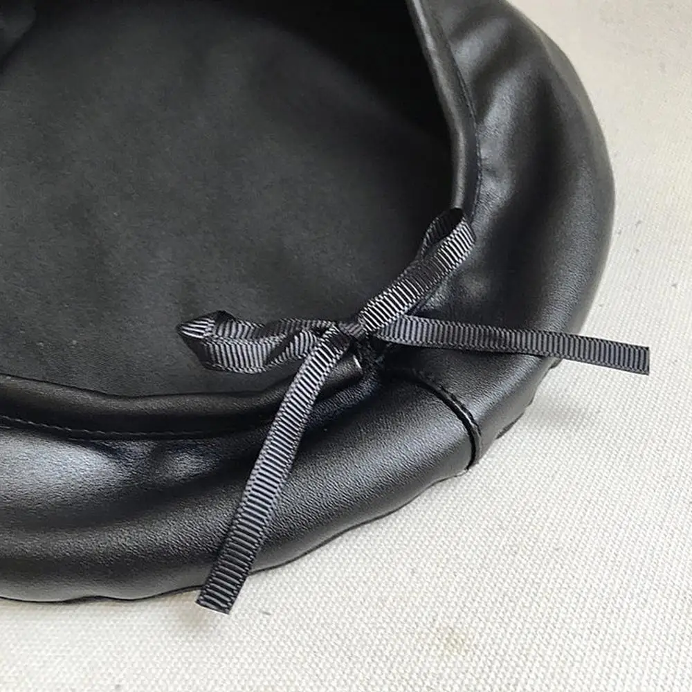 المرأة قبعة البيريه الفرنسية الرجعية الفنان قبعة صغيرة أنيقة بلون بولي Leather الجلود سيدة الرسام قبعة الشارع نمط الخريف سيدة القبعات