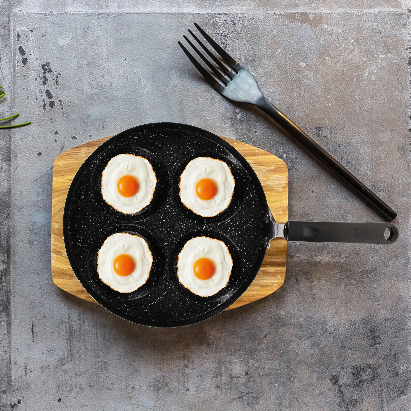

1Pcs Fried Egg Pan 4 Compartments Nonstick Omelette Cooking Tool Long Handle Heat Resistant Non-Slip Grip Kitchen Gadgets