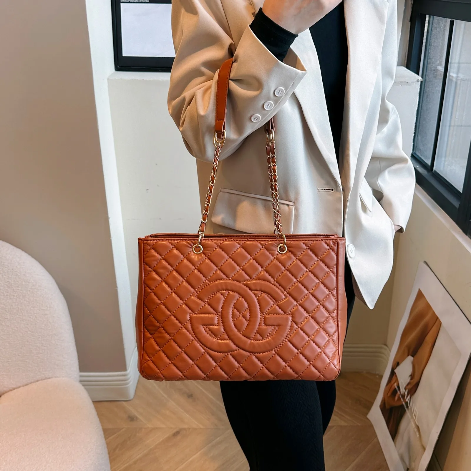 ​2025 Women's Letter Print Tote Bag, Quilted Chain Shoulder Bag, Large Capacity Crossbody Purse, Fashionable & Spacious​