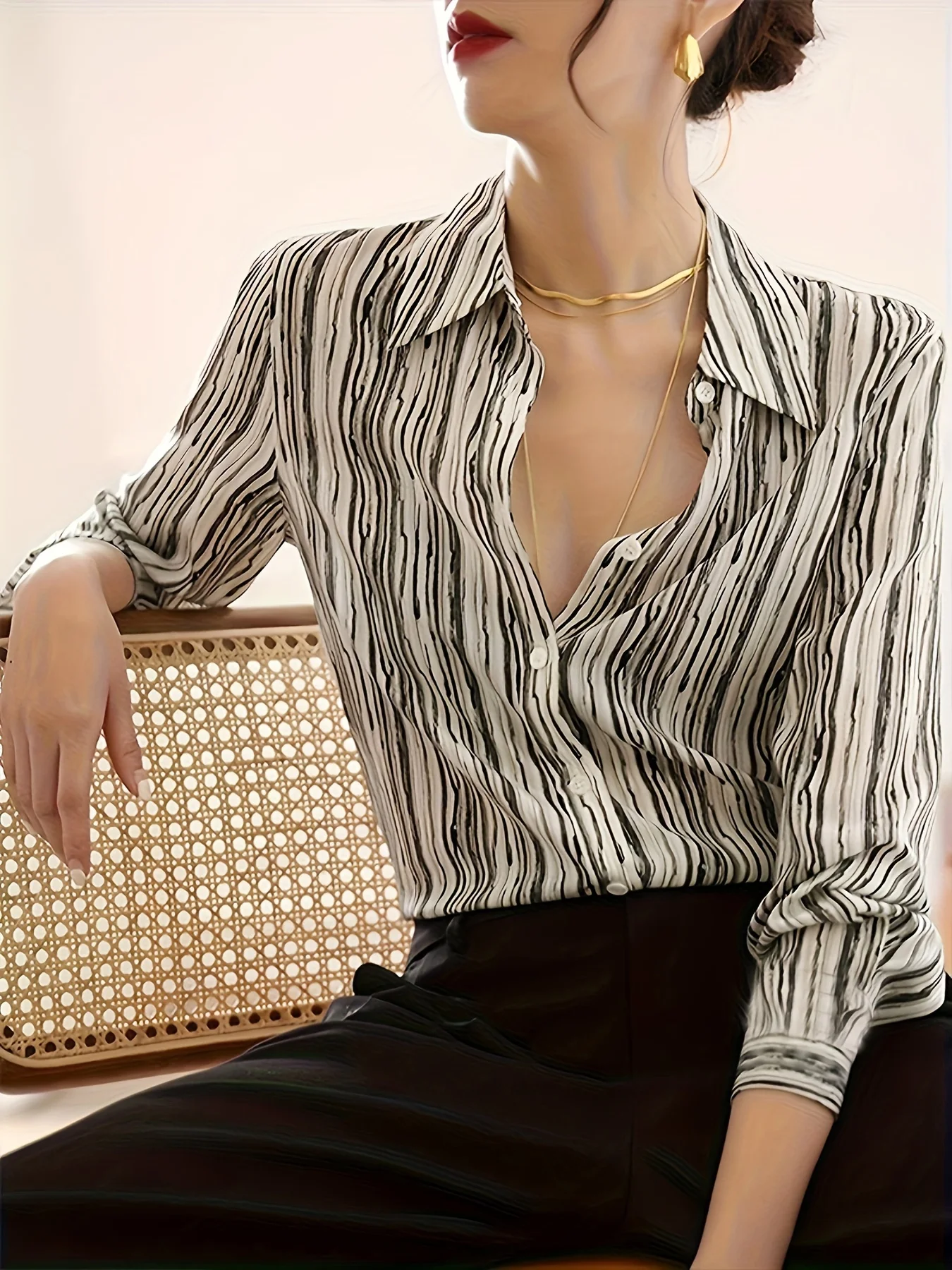 

New Arrival Women's Blusa Mujer for Spring Summer Fashion Trendy Print Ladies' Button-Down Shirt for Work and Casual