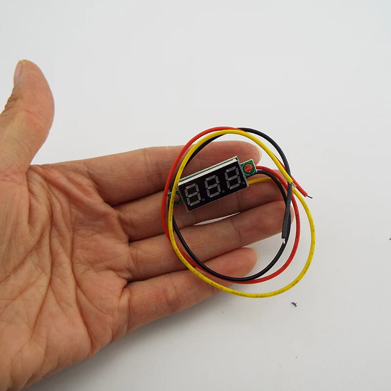 0.28 Inch Ultra Small DC Digital Display Adjustable Three Line DC 0-100V Battery Voltmeter 2-Line 3-Line Universal A1