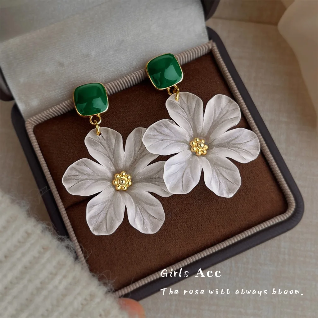 

Fashion Vacation Style Handmade Exaggerated Elegant Matte Glazed Flower Earrings French Light Luxury Personalized Ear Jewelry