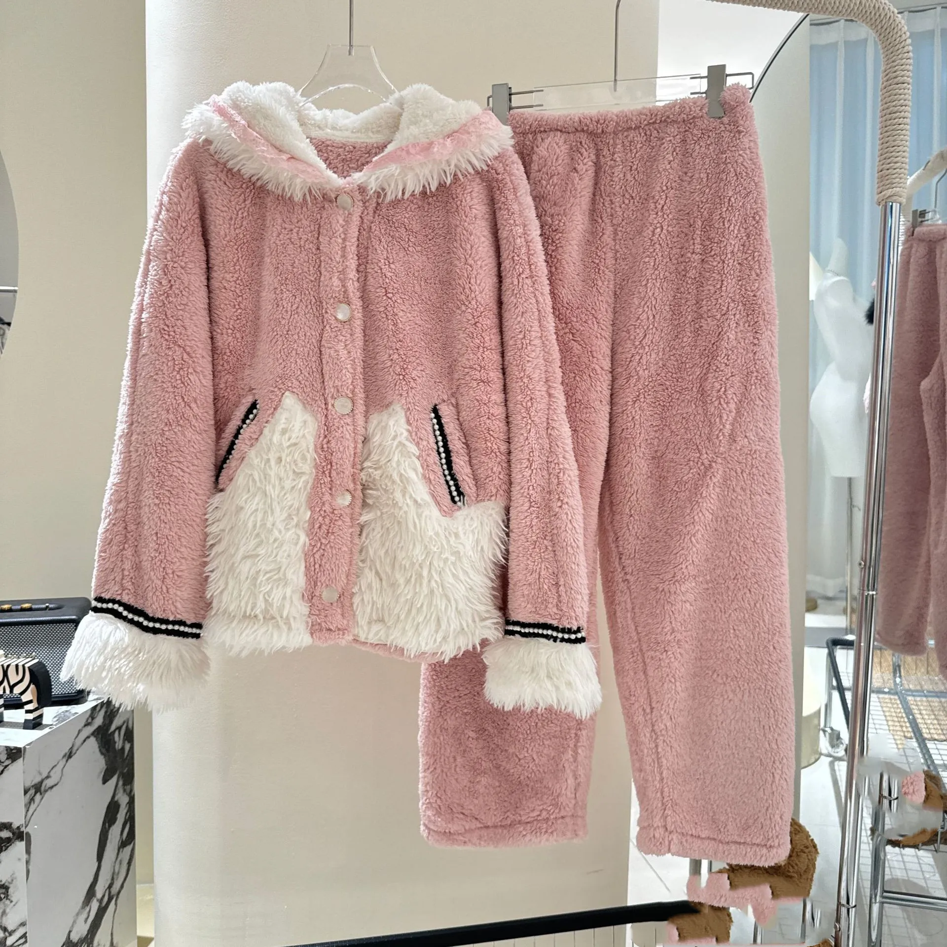 بيجامات نسائية من الفلانيل مكونة من ثلاث قطع للخريف والشتاء على الطراز الفرنسي الحلو ملابس منزلية من الدانتيل بدلة بيجامات ملابس غير رسمية