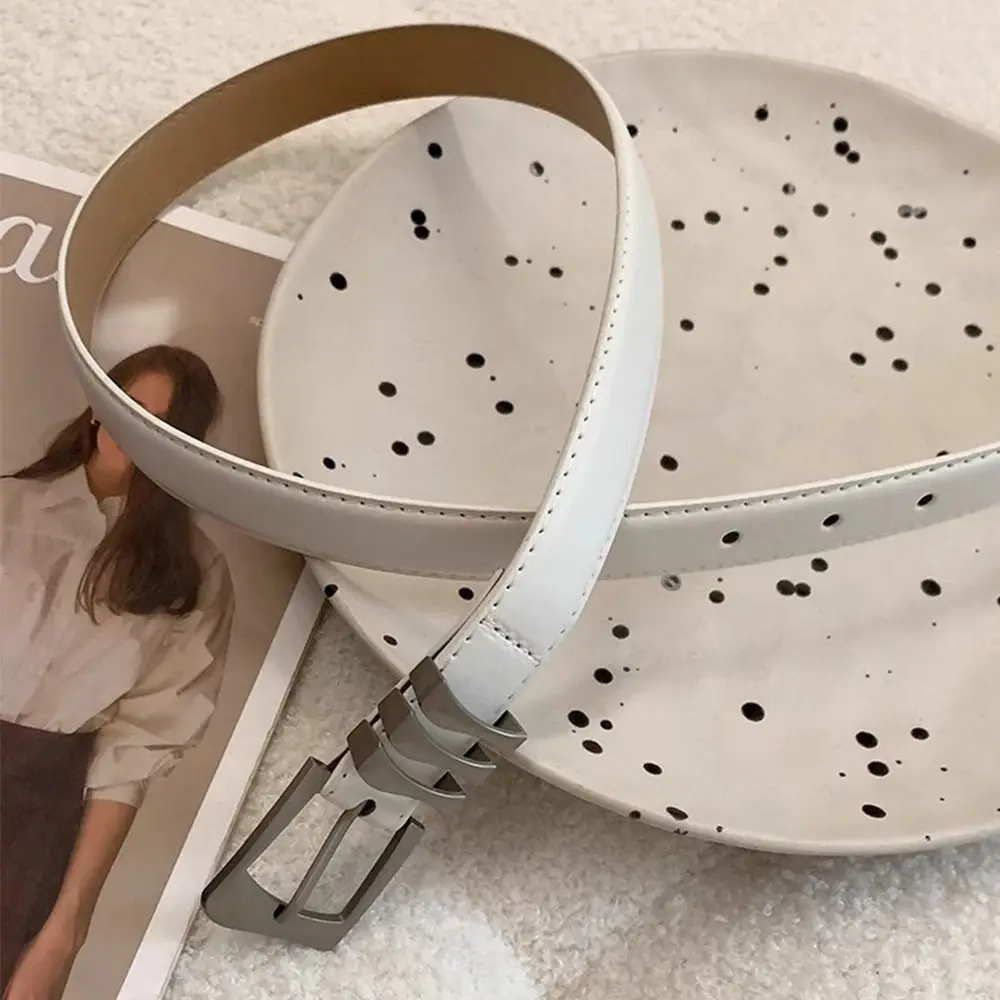 Ins Designer حزام نسائي من جلد البولي يوريثان فاخر بإبزيم معدني حزام خصر أحمر أسود أبيض فستان كاجوال حزام جينز ملابس الشارع