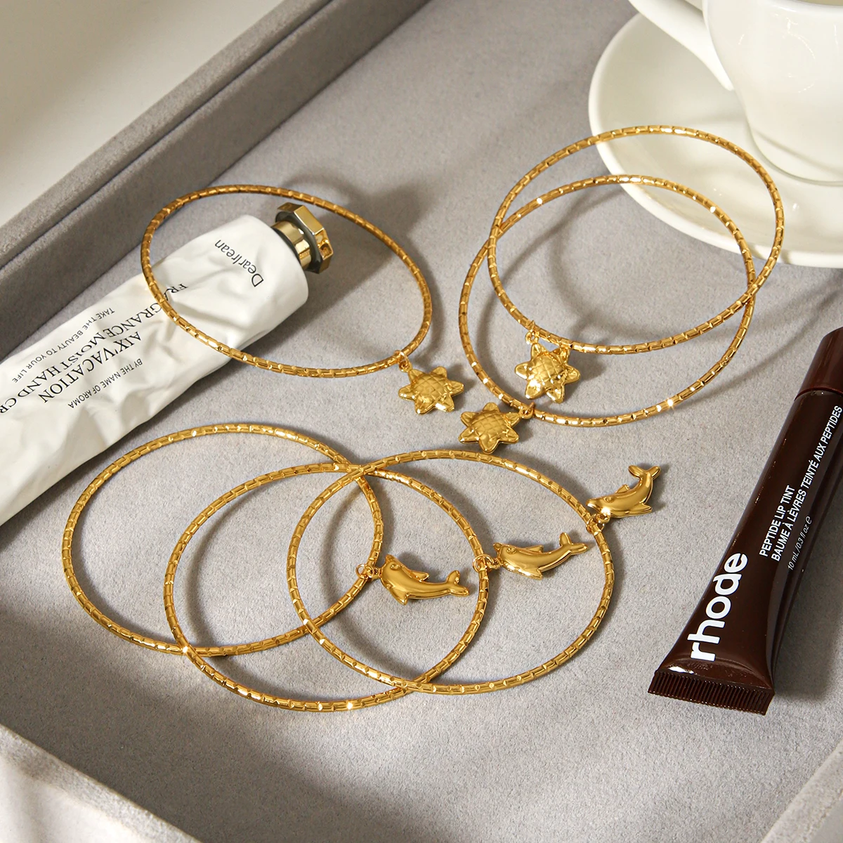 

Huang Chao 18K Gold Plated Sunflower Dolphin Stainless Steel Women's Bracelet Jewelry Set Promotion Boutique Birthday Gift