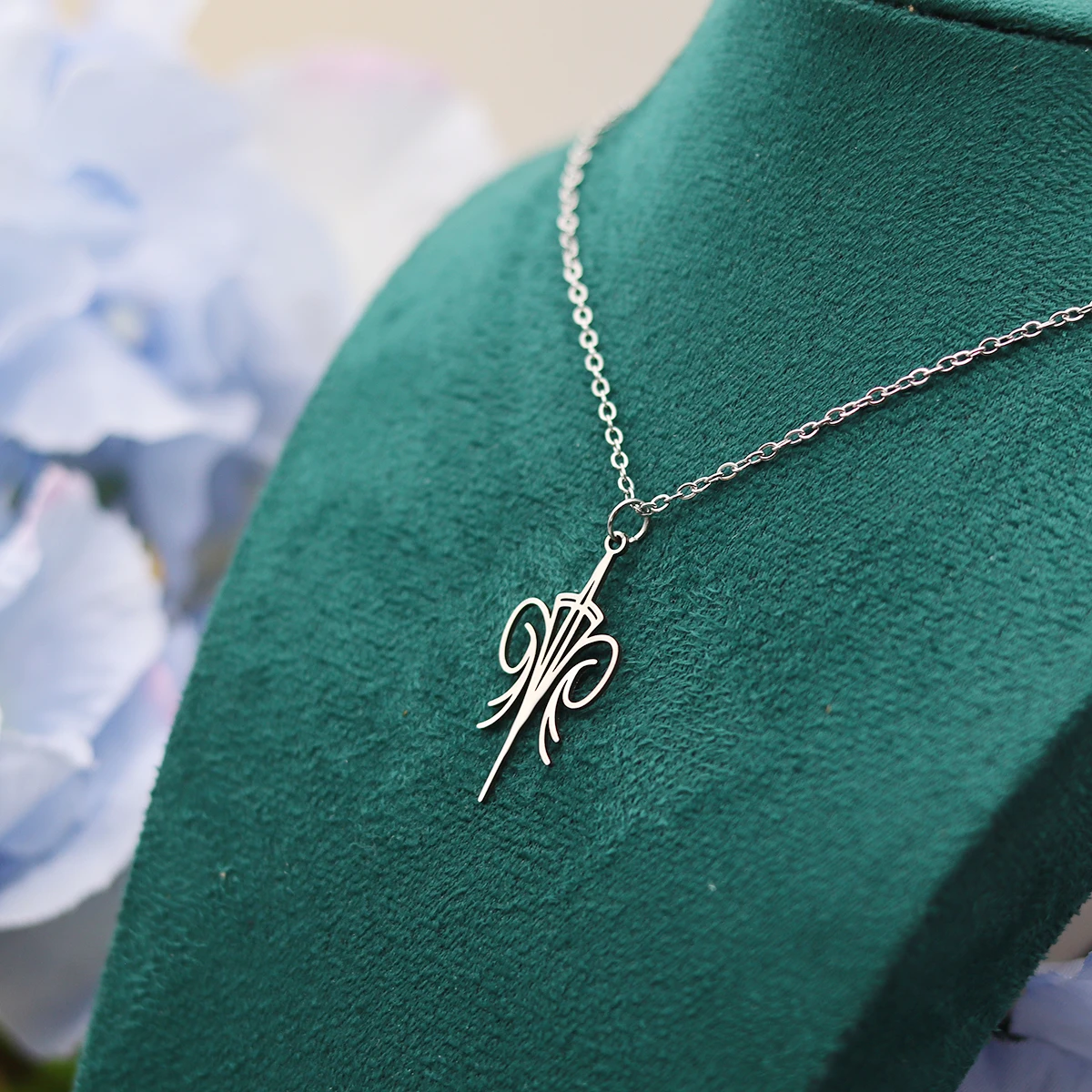 Todorova الفولاذ المقاوم للصدأ نمط فني قلادة القلائد للنساء الرجال مجردة الفن قلادة المختنق قلادة مجوهرات هدايا