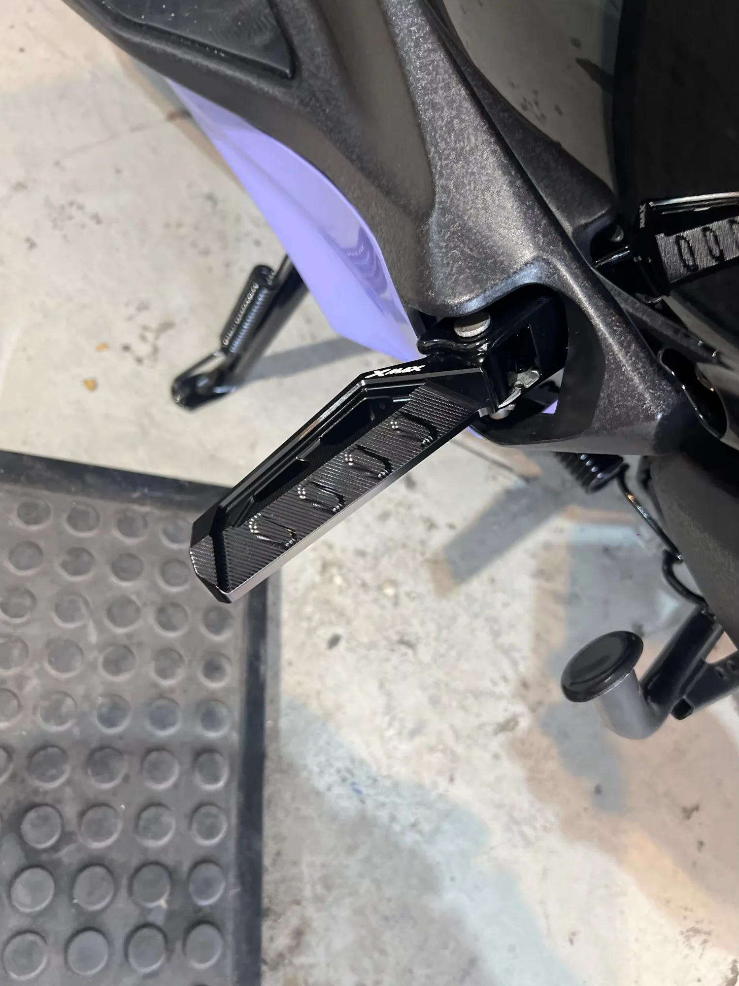 For YAMAHA XMAX300 XMAX250 X-MAX xmax 125 250 300 400 NMAX155 NMAX 155 Motorcycle Parts Rear Pedal Passenger Footrest Pegs Foot