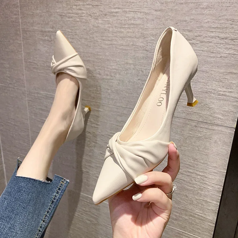 2024 New Spring Season Women's High Heels Elegant Shallow Design Sensibility Niche Black Pointed Fine Heel Single Shoe