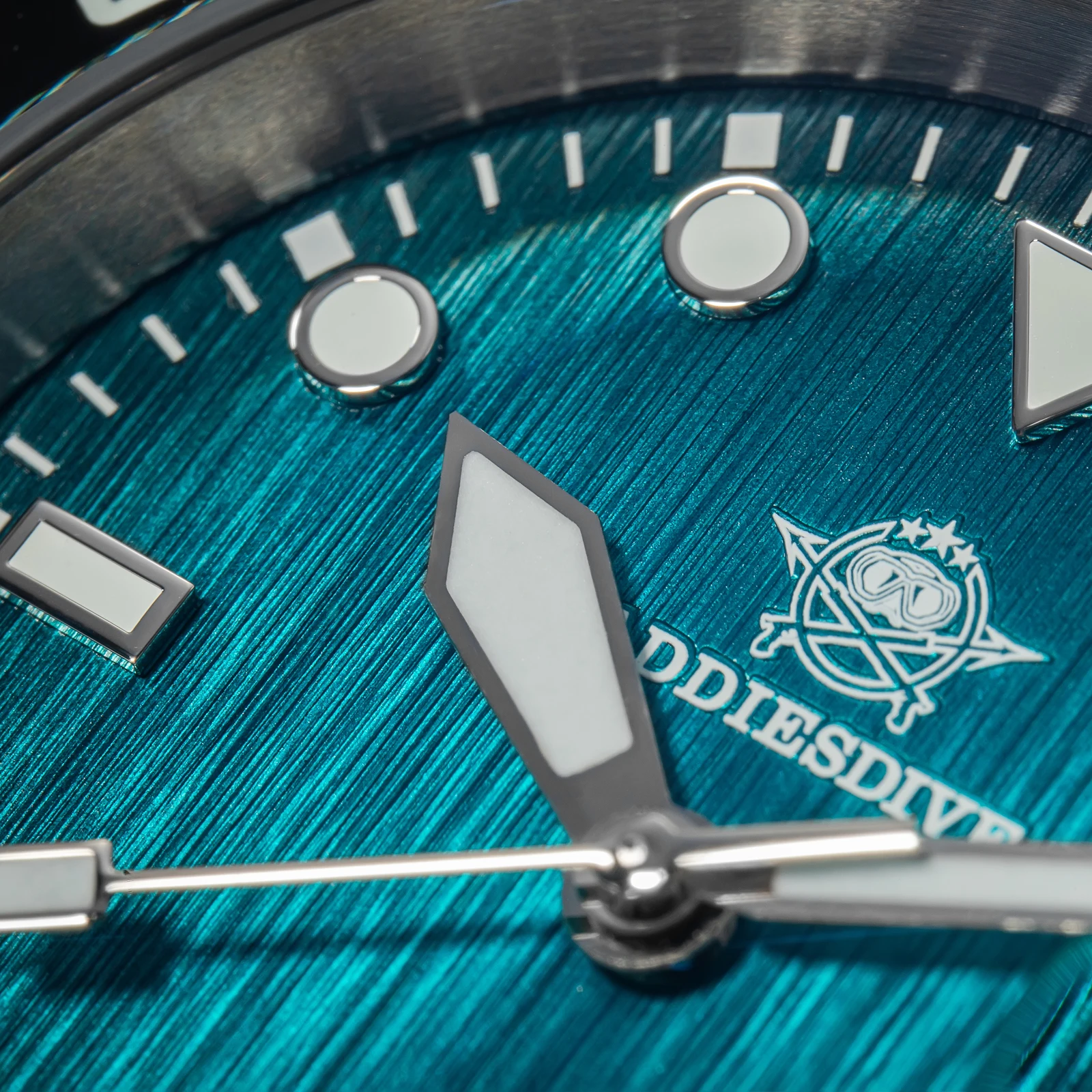 Addiesdive جديد أمة الله الهاتفي NH35 ساعة أوتوماتيكية 20Bar مقاوم للماء الياقوت الزجاج السيراميك الحافة الرجال الغوص ساعات آلية