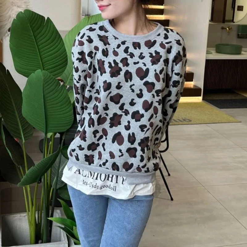 New Autumn/Winter Korean Leopard Pattern Fake Two Piece Plush Round Neck Loose Versatile Slim Long Sleeve Female Student Sweater