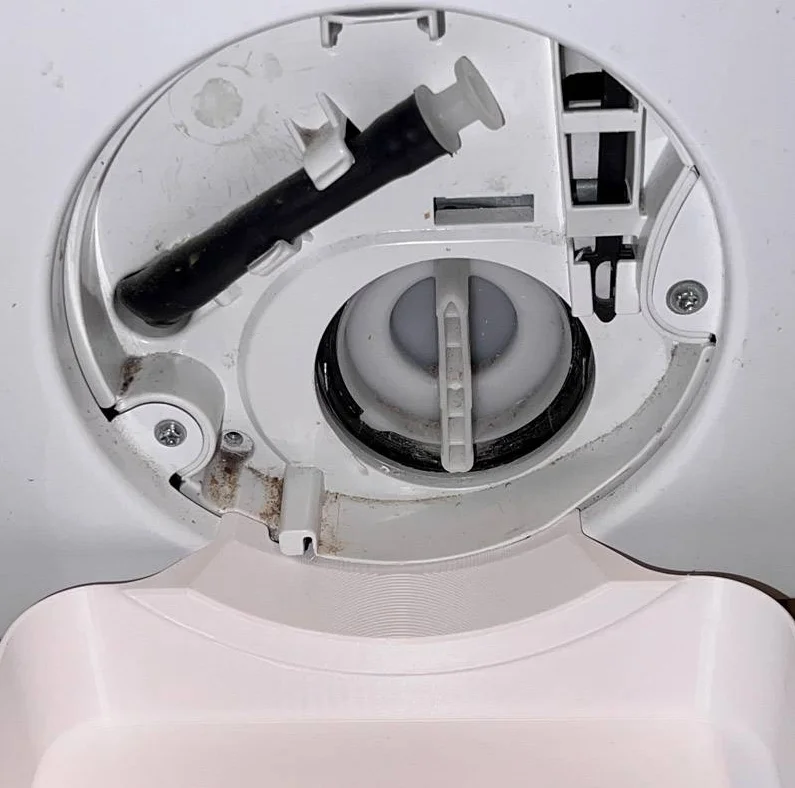 One Washing Machine Drain Tray Effectively Prevents Water From Overflowing Onto the Laundry Room Floor.