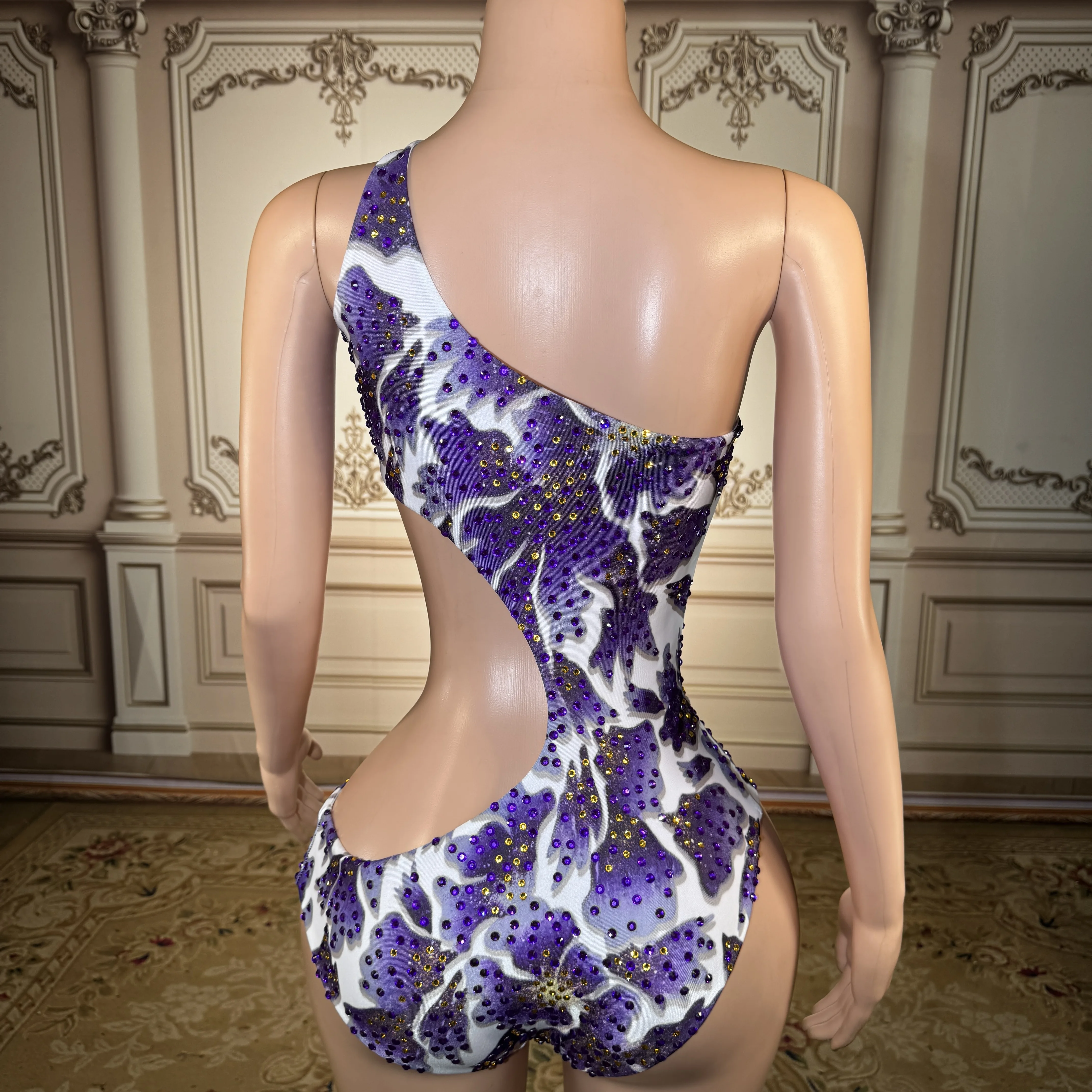 

ZD 2026 new sexy halter neck backless print swimsuit female summer beach vacation slimming triangle one-piece bathing suit