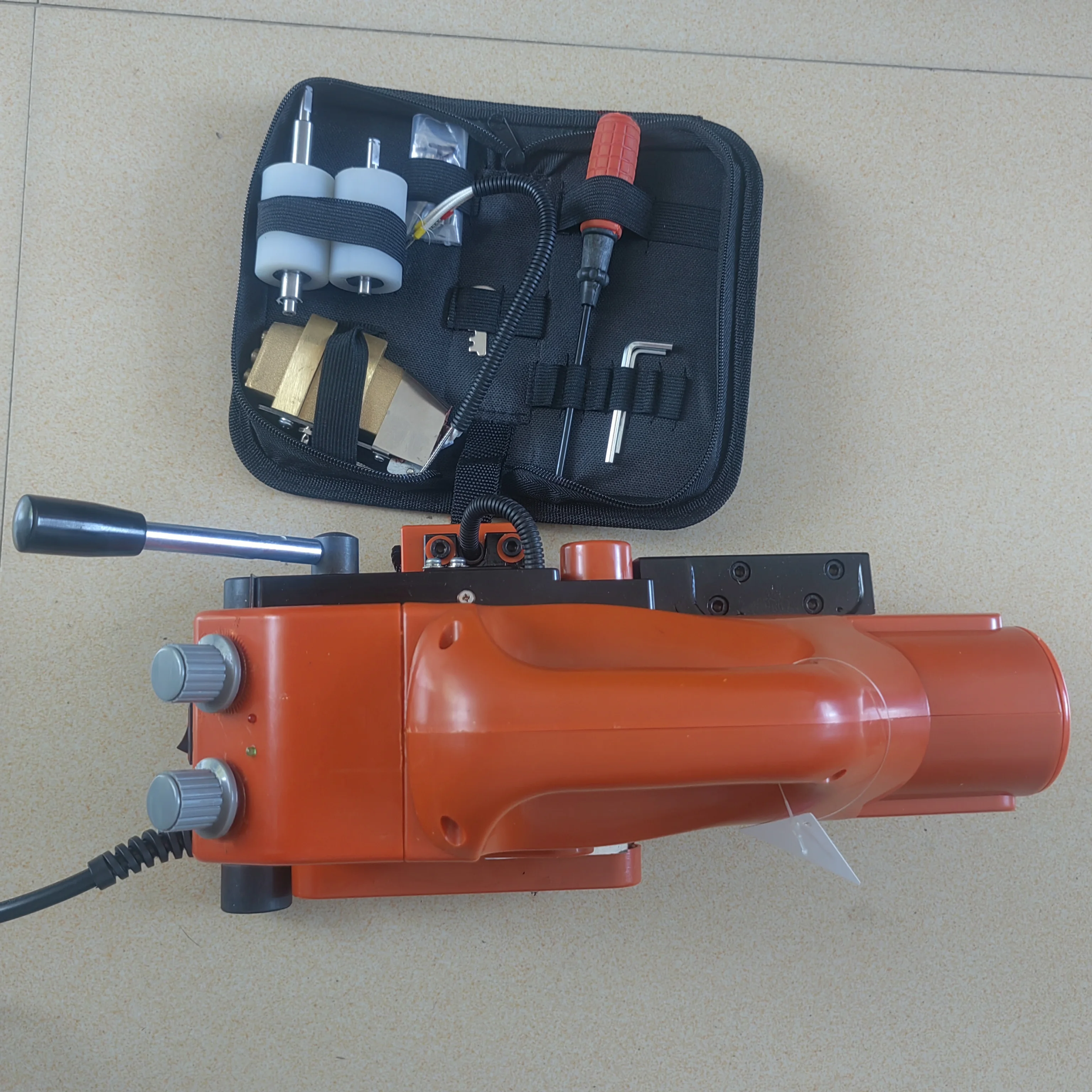 

Hot saleHDPE Geomembrane Joint Welding Machine Impermeable Membrane Plastic Drainage Board Automatic Climbing Welding Machine