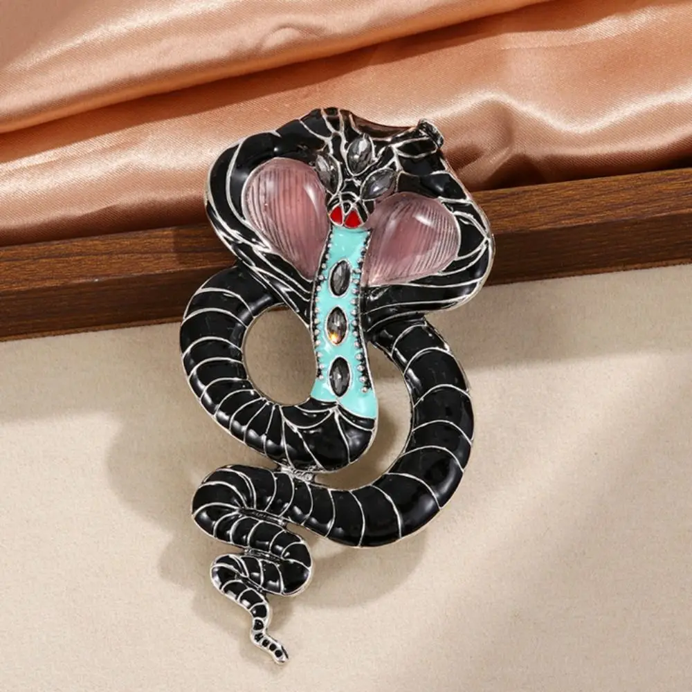 موضة الحيوان حجر الراين الأفعى دبابيس كوبرا ضوء الفاخرة زودياك الأفعى بروش مجوهرات تألق ثعبان التلبيب دبوس معطف