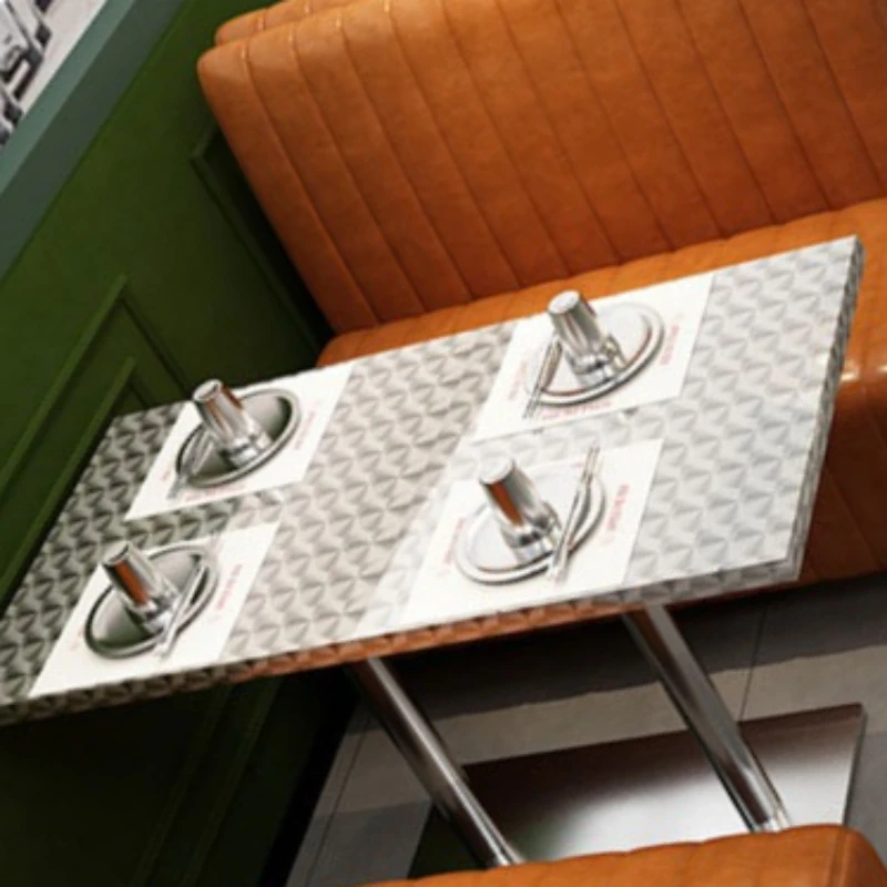 Креативный журнальный столик для ресторана