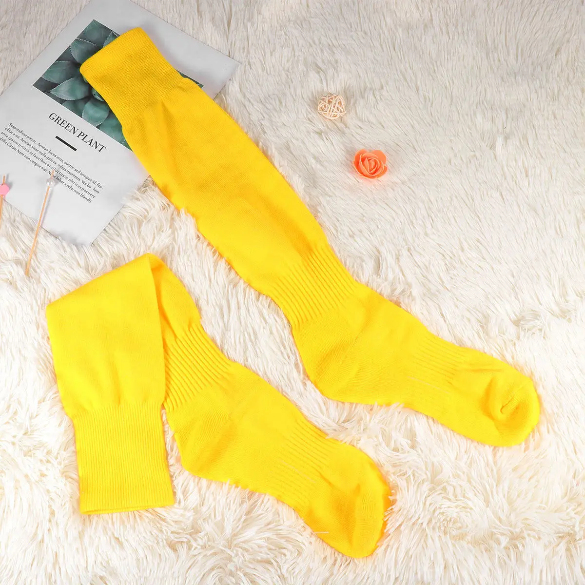 

1 Pair Knee High Sports Tube Socks Solid Color Football Socks Yellow Free Size Elastic Anti-Slip Sports Stockings for Exercise