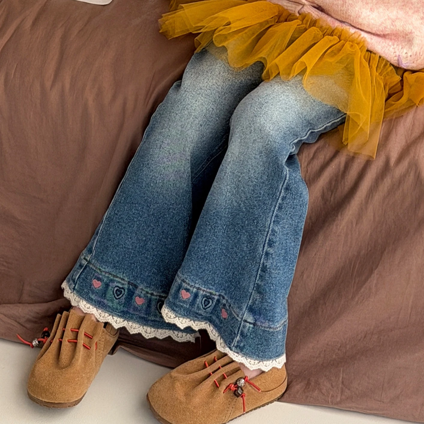 Girls Pants 2026 Spring and Autumn New Children's Clothing Korean Style Girl Baby Fashion Love Embroidery Micro La Jeans