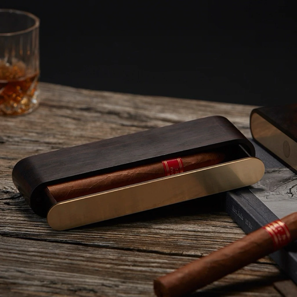 Sandalwood Men's High-End Business Cigar Box, Capable Of Holding Two Cigars. Gifts For Men