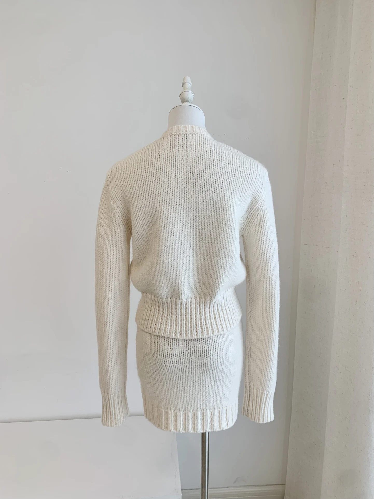 Set da donna in maglia di lana a 2 colori, girocollo, cardigan monopetto a maniche lunghe + minigonna in vita elastica, abito elegante da donna